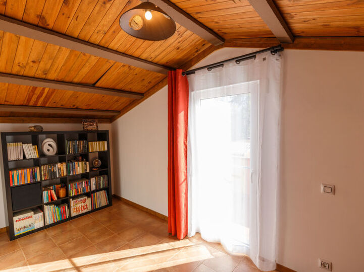 5 Bedroom Villa,1000