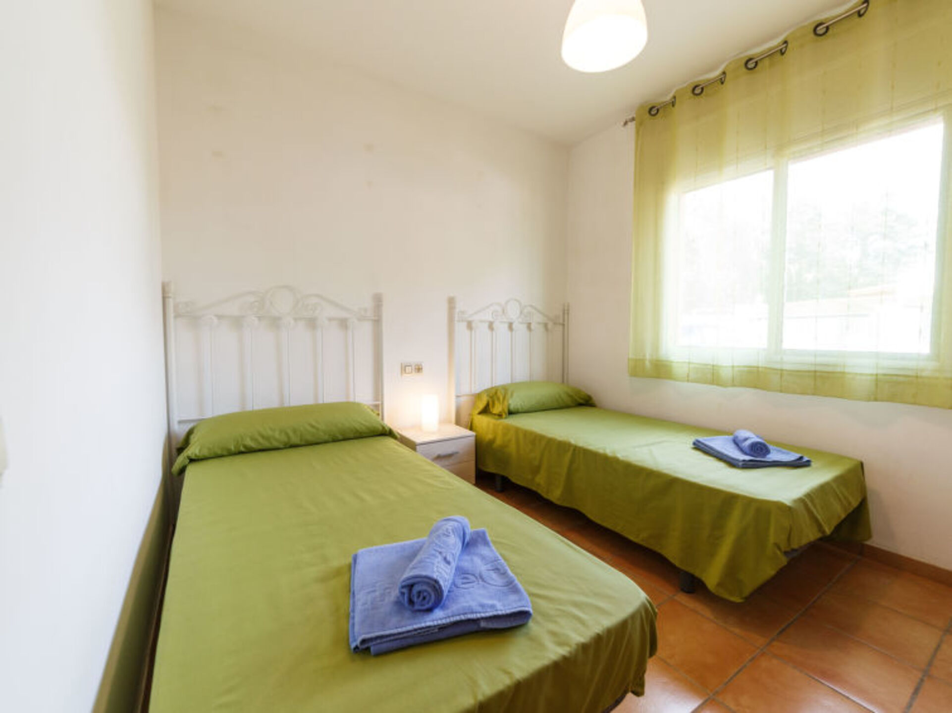 5 Bedroom Villa,1000