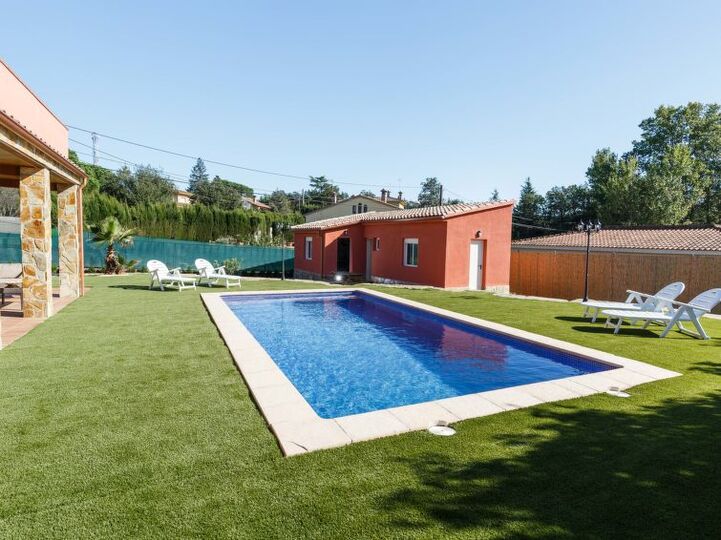 5 Bedroom Villa,1000