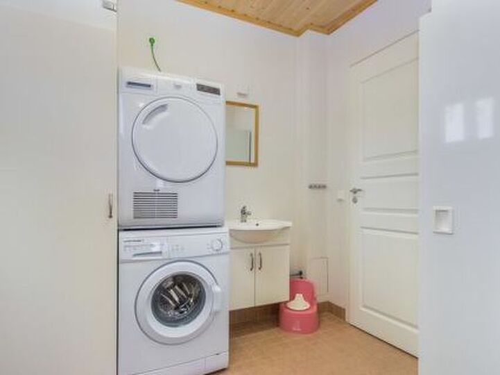 Rent Your Own Luxury Villa with 5 Bedrooms, Southern Savonia Villa 1012