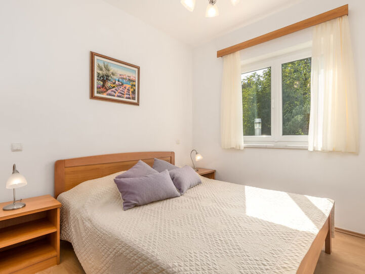 Dreamy Hideaway: Cozy 2 Bedroom Villa in Kampor 1033