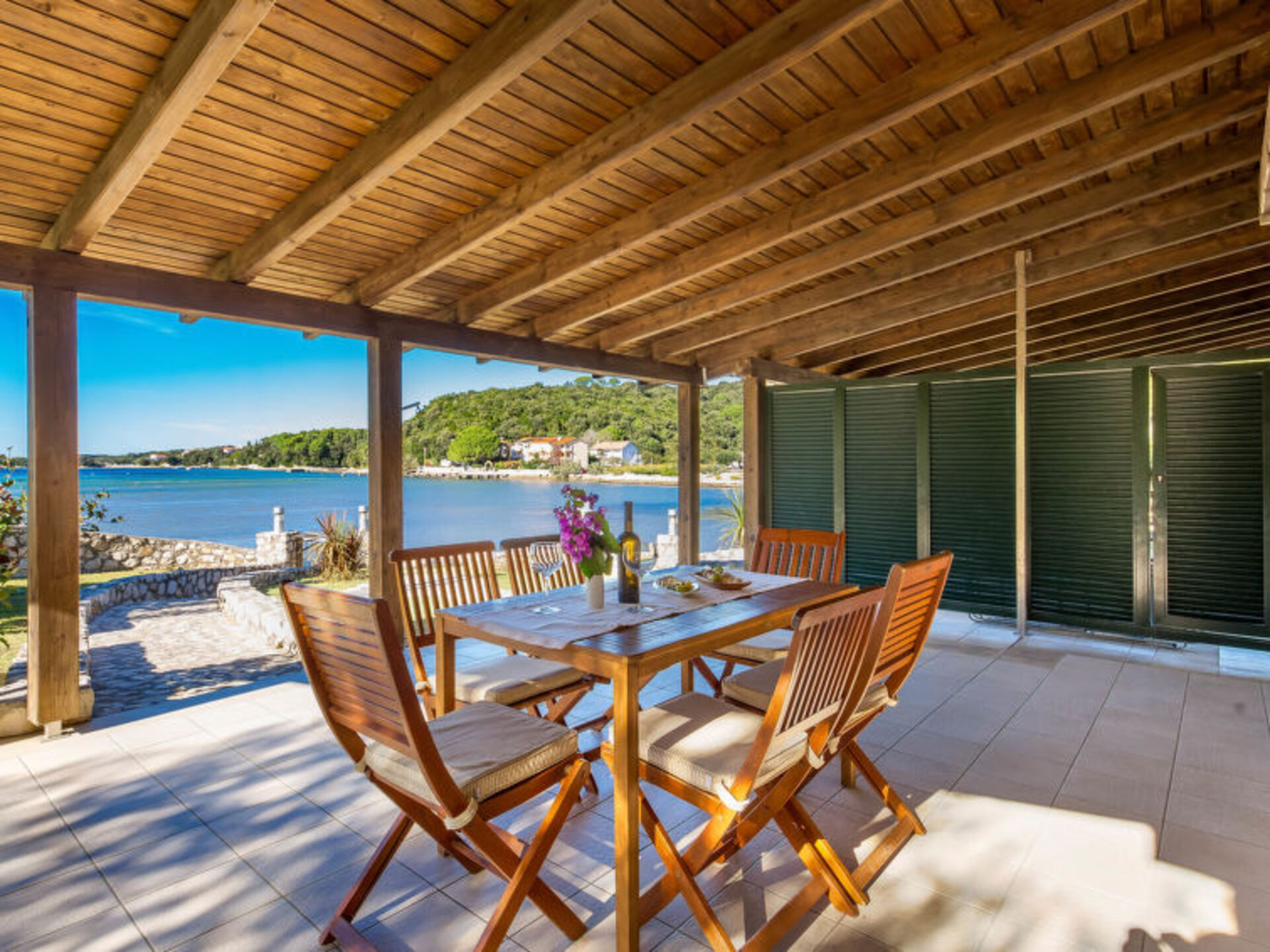 Dreamy Hideaway: Cozy 2 Bedroom Villa in Kampor 1033