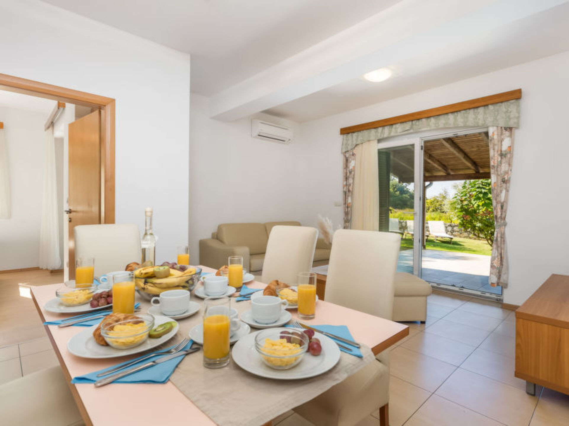 Dreamy Hideaway: Cozy 2 Bedroom Villa in Kampor 1033