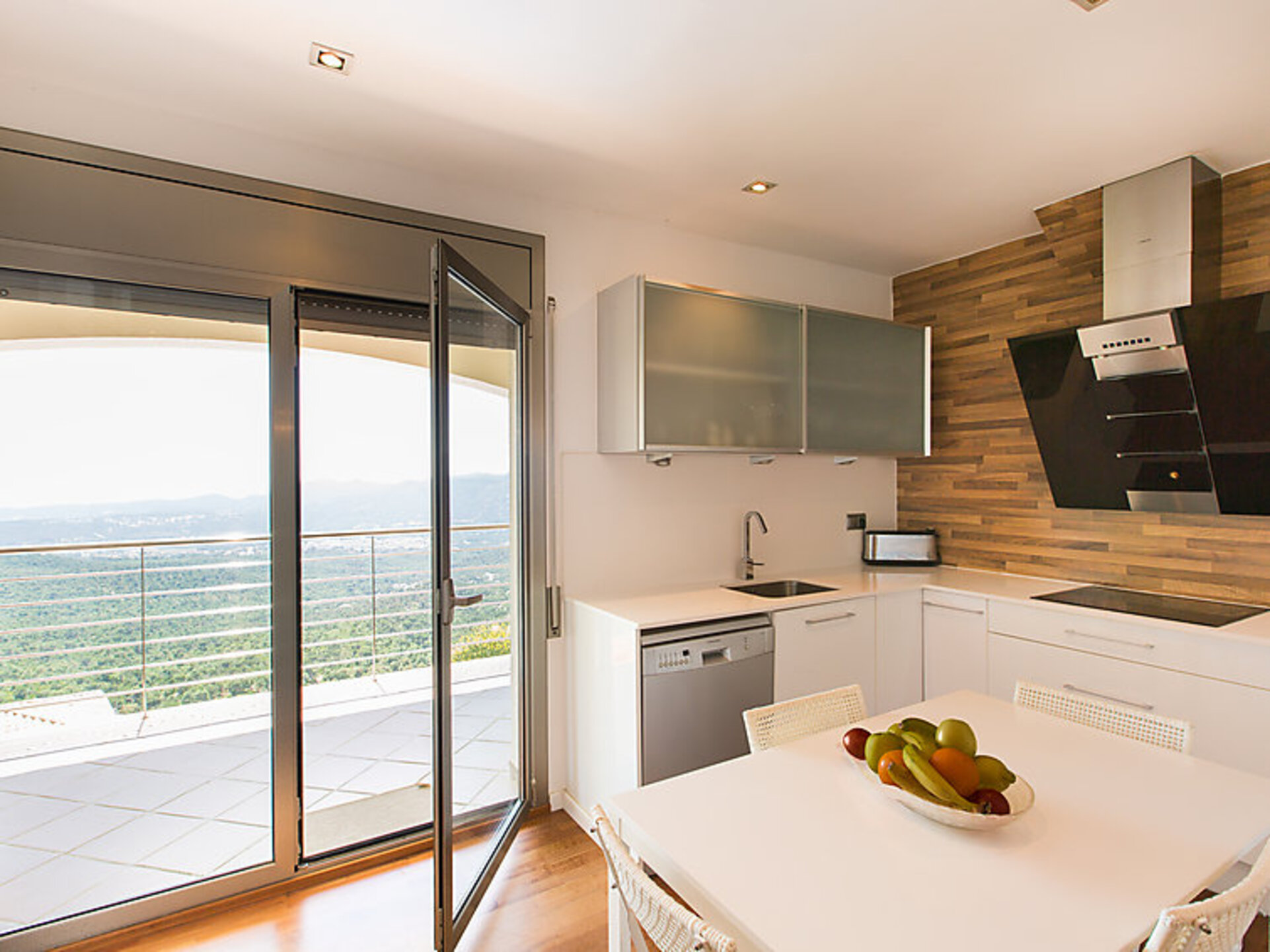 Captivating Villa with Spacious Interiors,1000