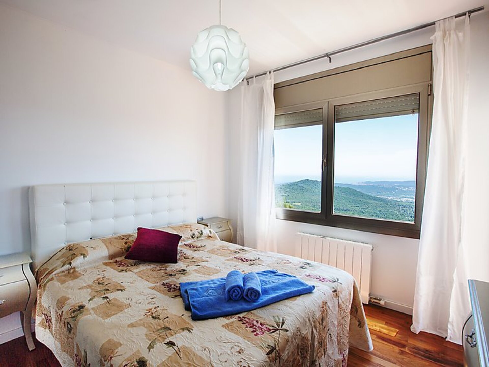 Captivating Villa with Spacious Interiors,1000