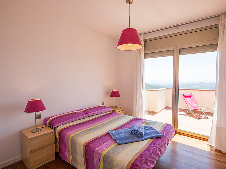 Captivating Villa with Spacious Interiors,1000