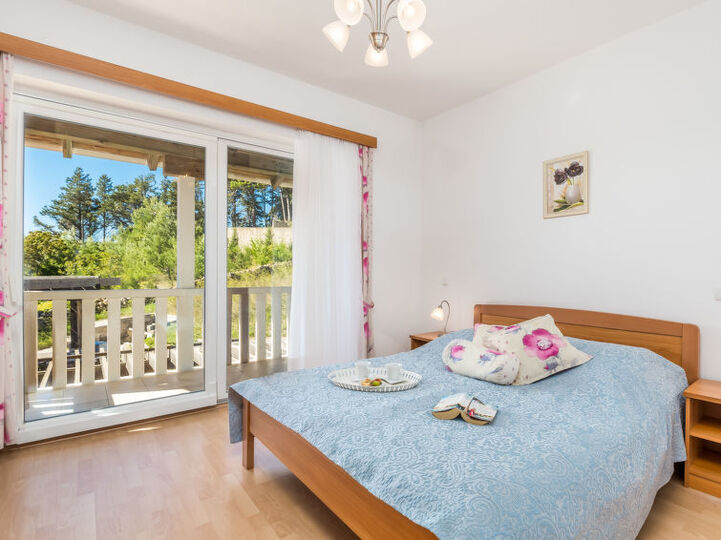 Tranquil 2 Bedroom Retreat in Rab, 1044