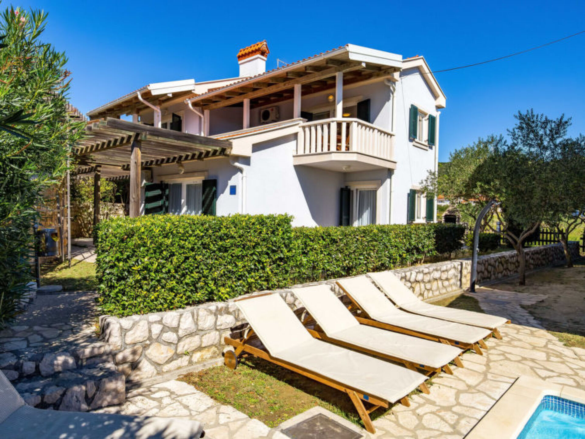 Tranquil 2 Bedroom Retreat in Rab, 1044