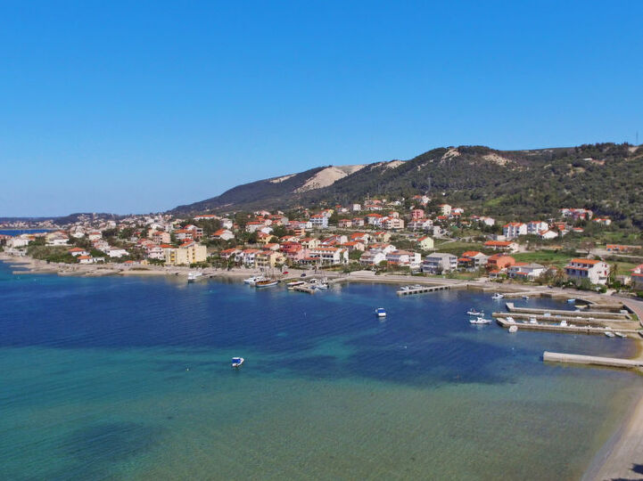 Tranquil 2 Bedroom Retreat in Rab, 1044