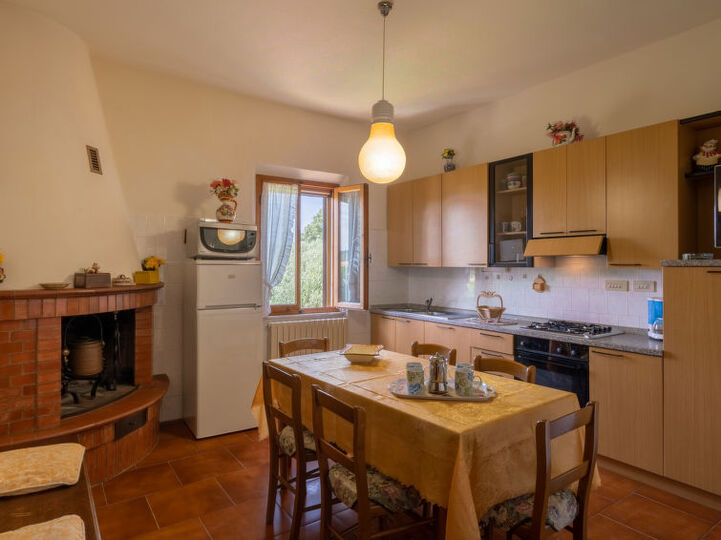 5 Star Villa with 5 Bedrooms, Arezzo Villa 1003