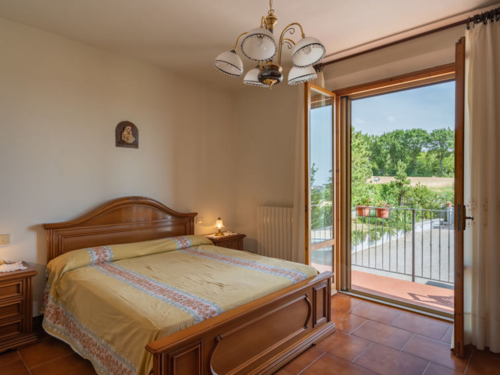 5 Star Villa with 5 Bedrooms, Arezzo Villa 1003