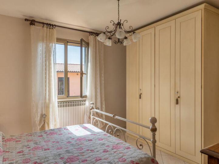 5 Star Villa with 5 Bedrooms, Arezzo Villa 1003