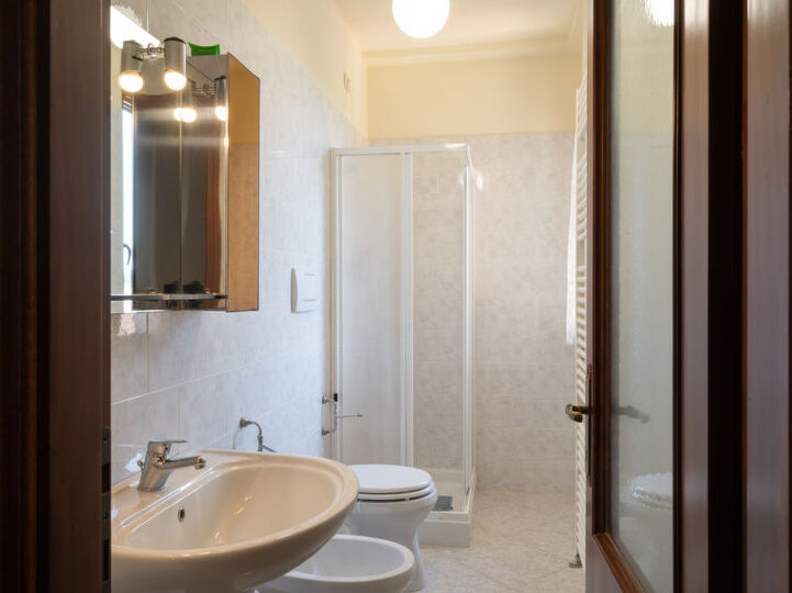 5 Star Villa with 5 Bedrooms, Arezzo Villa 1003