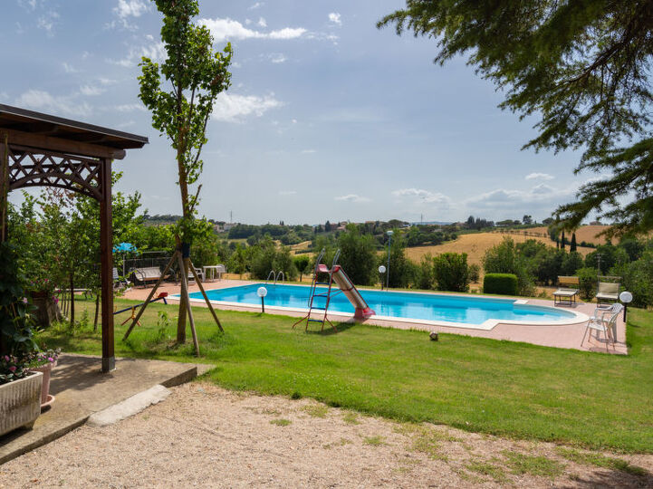 5 Star Villa with 5 Bedrooms, Arezzo Villa 1003
