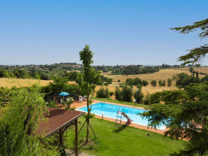 5 Star Villa with 5 Bedrooms, Arezzo Villa 1003