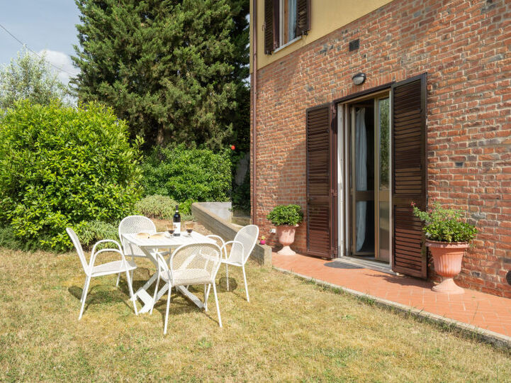 5 Star Villa with 5 Bedrooms, Arezzo Villa 1003