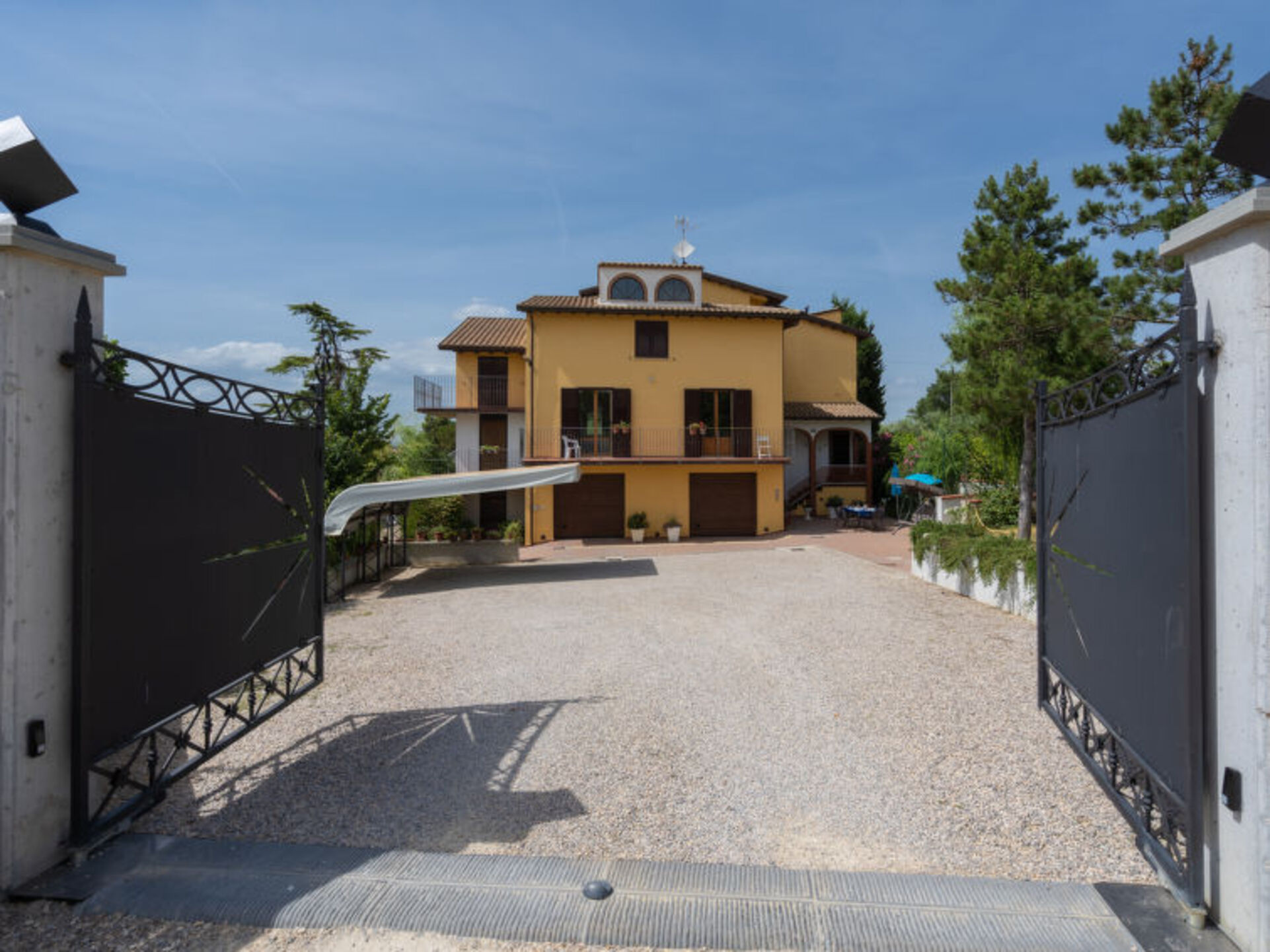 5 Star Villa with 5 Bedrooms, Arezzo Villa 1003