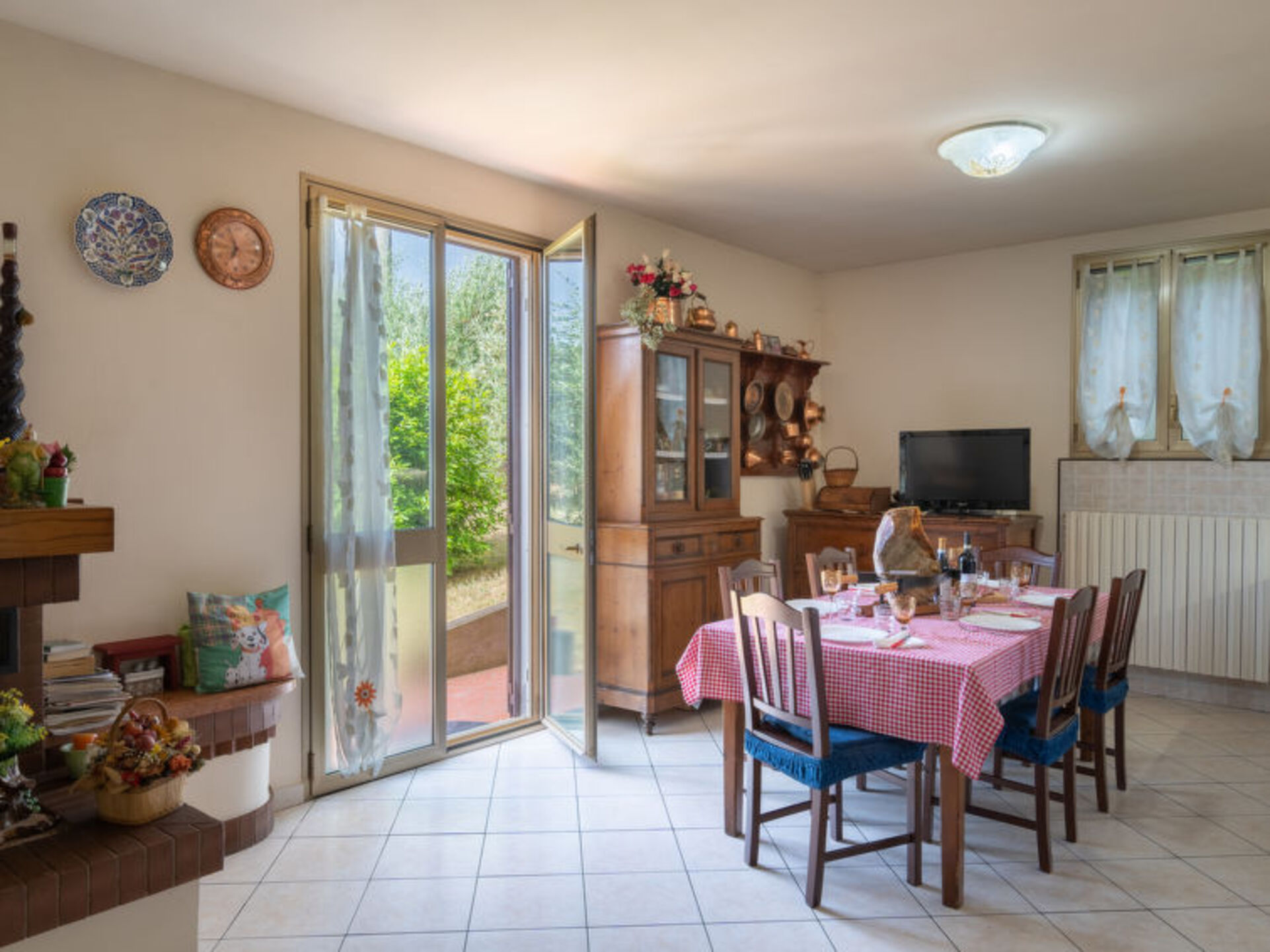 5 Star Villa with 5 Bedrooms, Arezzo Villa 1003