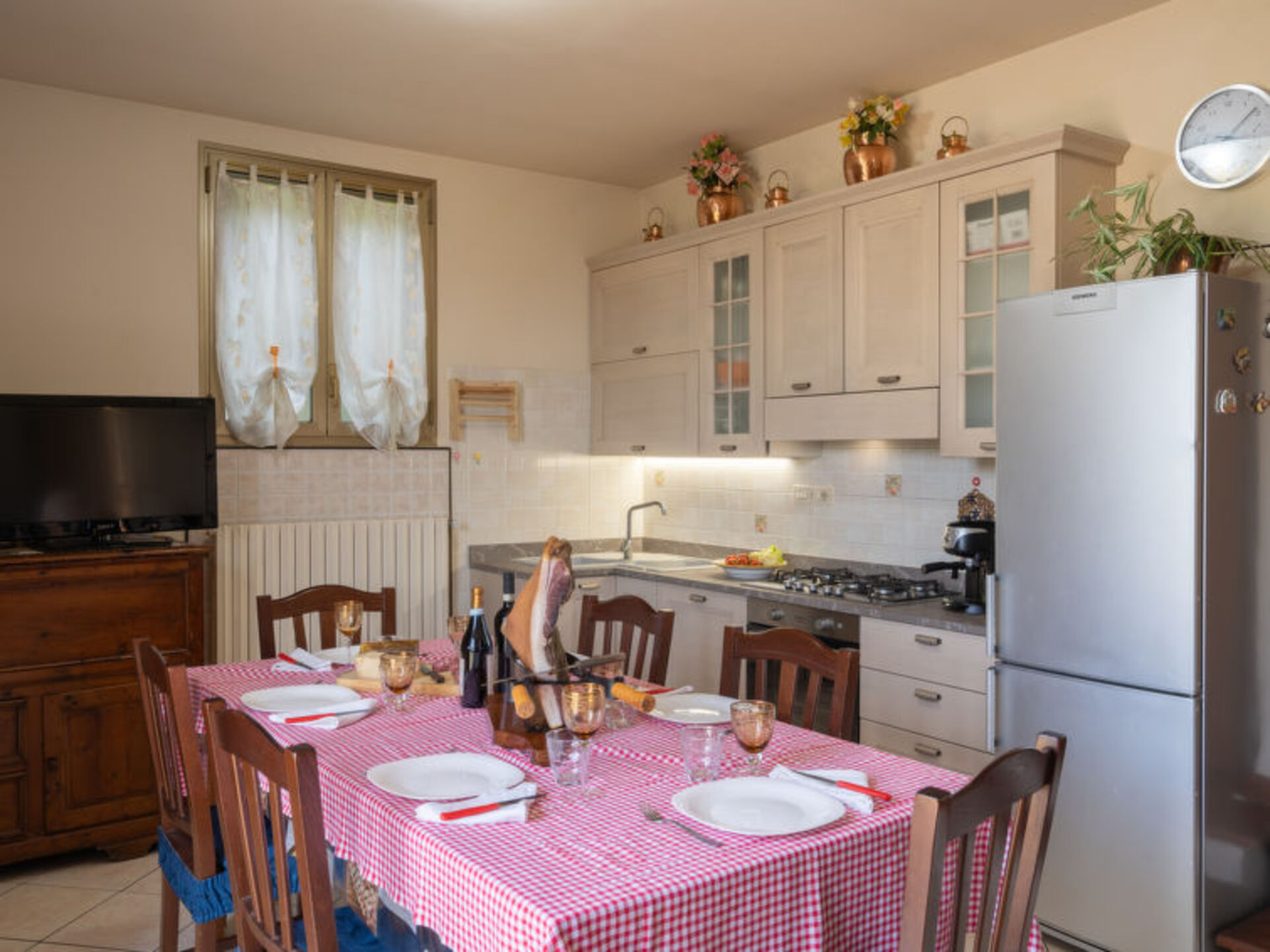 5 Star Villa with 5 Bedrooms, Arezzo Villa 1003