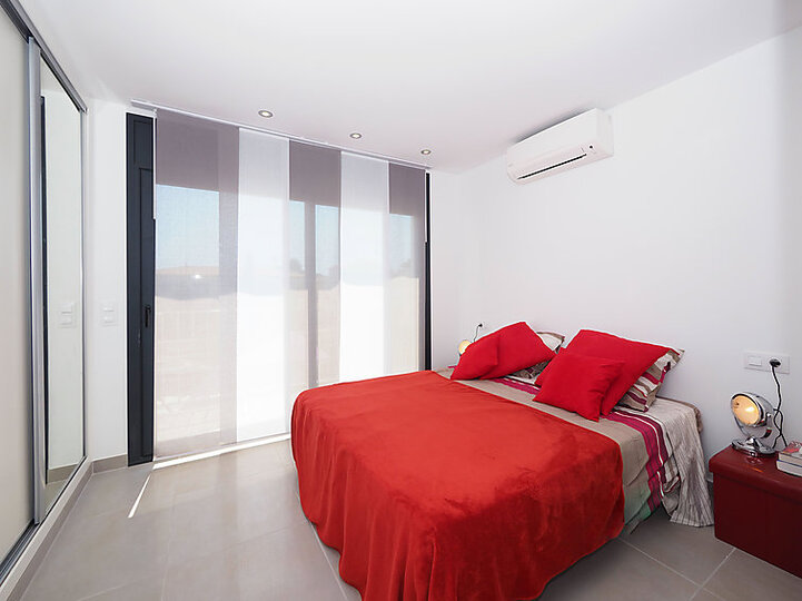 Magnificent Villa with Modern Amenities,1006