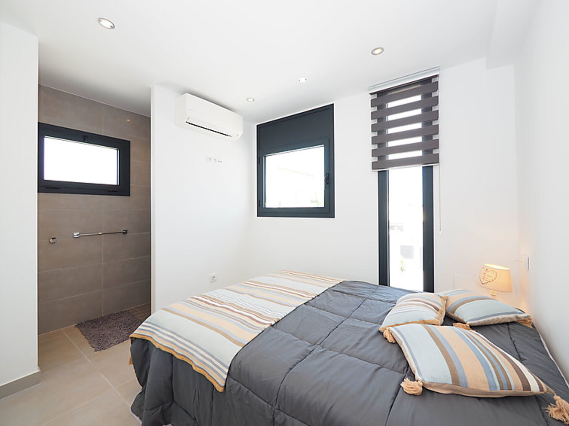 Magnificent Villa with Modern Amenities,1006