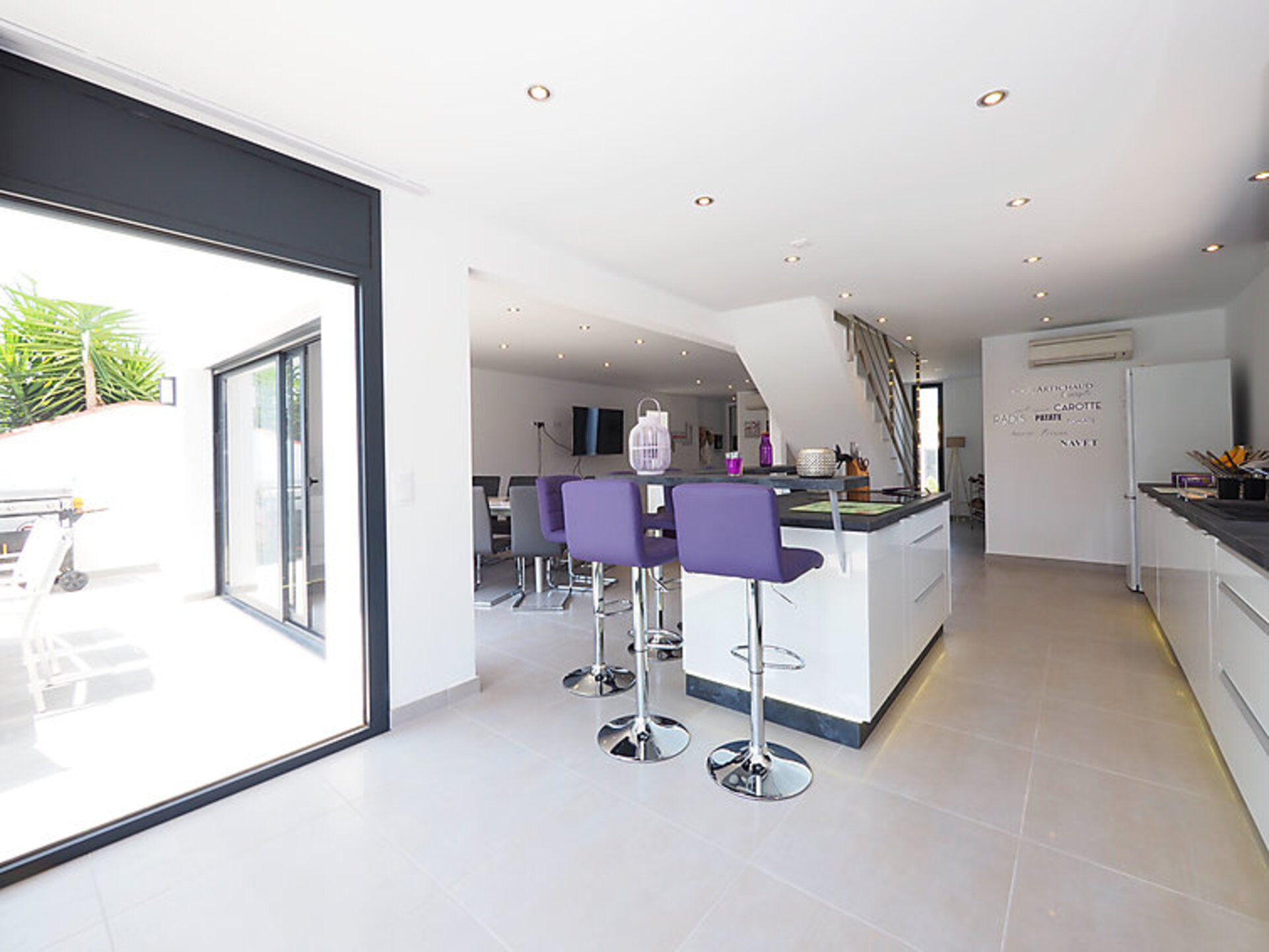 Magnificent Villa with Modern Amenities,1006
