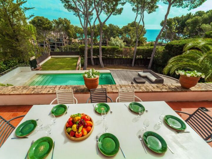 Spectacular Oceanfront Villa,1003