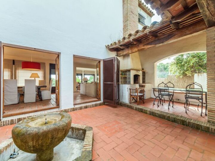Spectacular Oceanfront Villa,1003