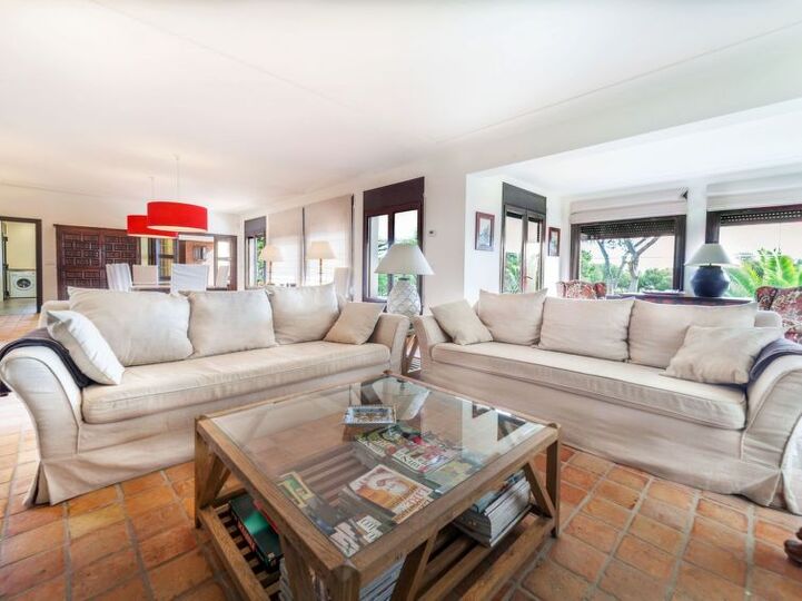 Spectacular Oceanfront Villa,1003