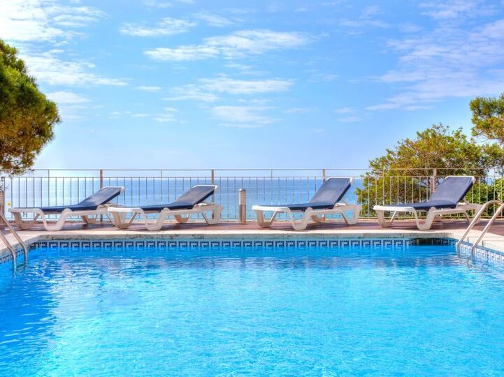Tranquil Oasis in Playa de Aro,1001