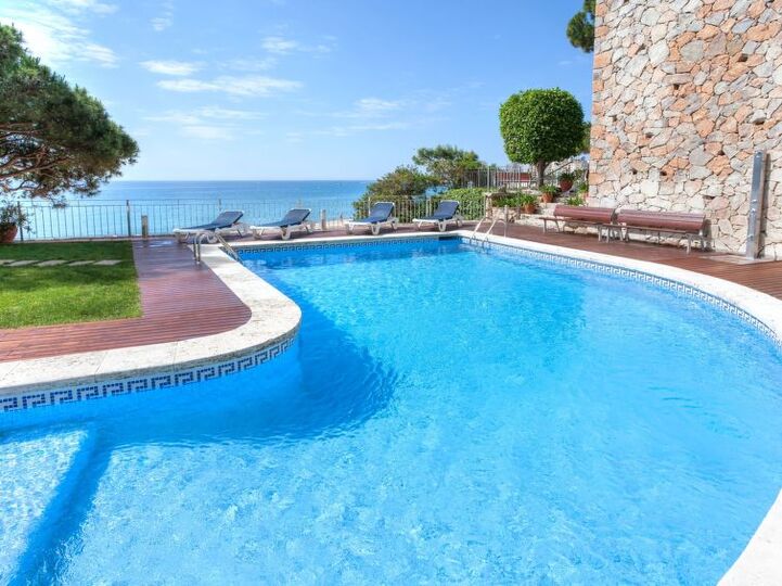Tranquil Oasis in Playa de Aro,1001