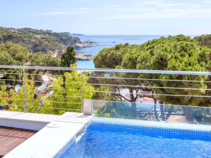 Tranquil Oasis in Playa de Aro,1001