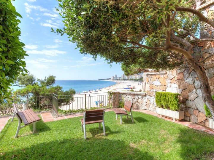 Tranquil Oasis in Playa de Aro,1001