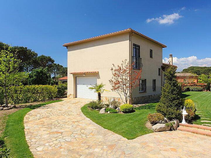 Charming 3 Bedroom Oasis in Vidreres,1001