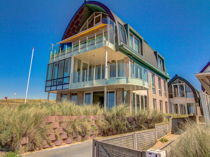 Rent Your Own Luxury Villa with 3 Bedrooms, Noord Holland Villa 1053