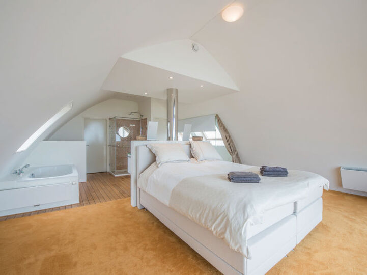Rent Your Own Luxury Villa with 3 Bedrooms, Noord Holland Villa 1053
