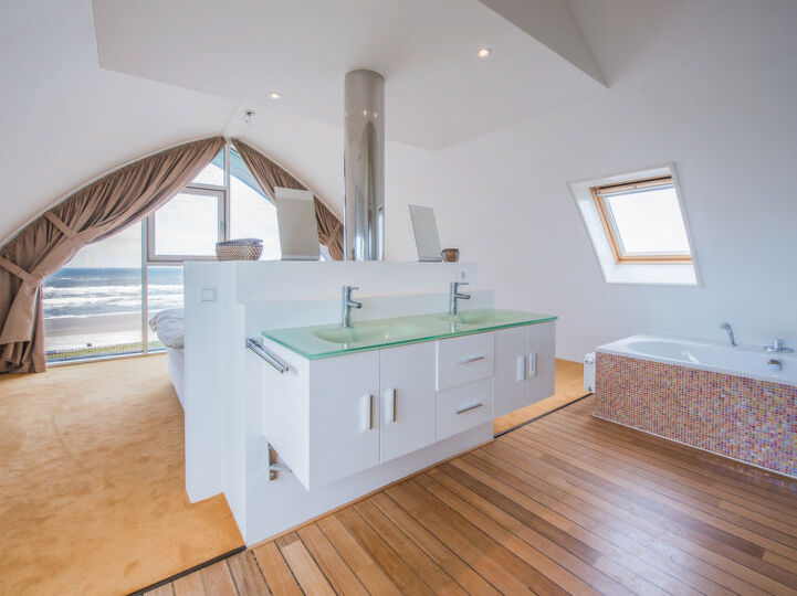 Rent Your Own Luxury Villa with 3 Bedrooms, Noord Holland Villa 1053
