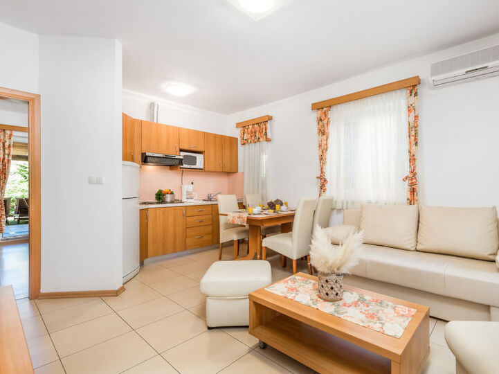 Charming One Bedroom Oasis in Banjol City, 1073