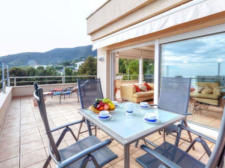Cozy Beachside Retreat in Llançà,1000