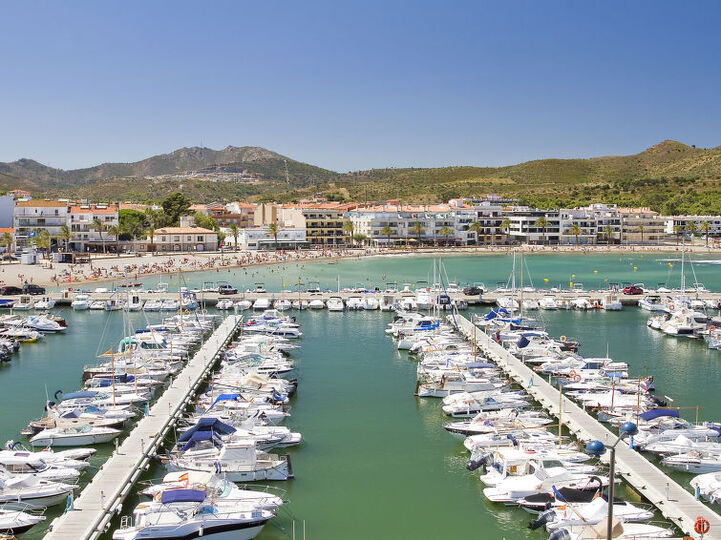 Cozy Beachside Retreat in Llançà,1000