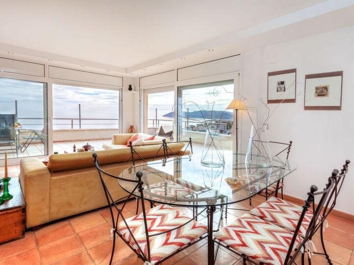 Cozy Beachside Retreat in Llançà,1000