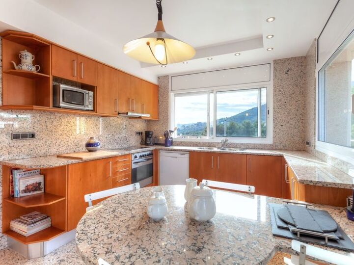 Cozy Beachside Retreat in Llançà,1000