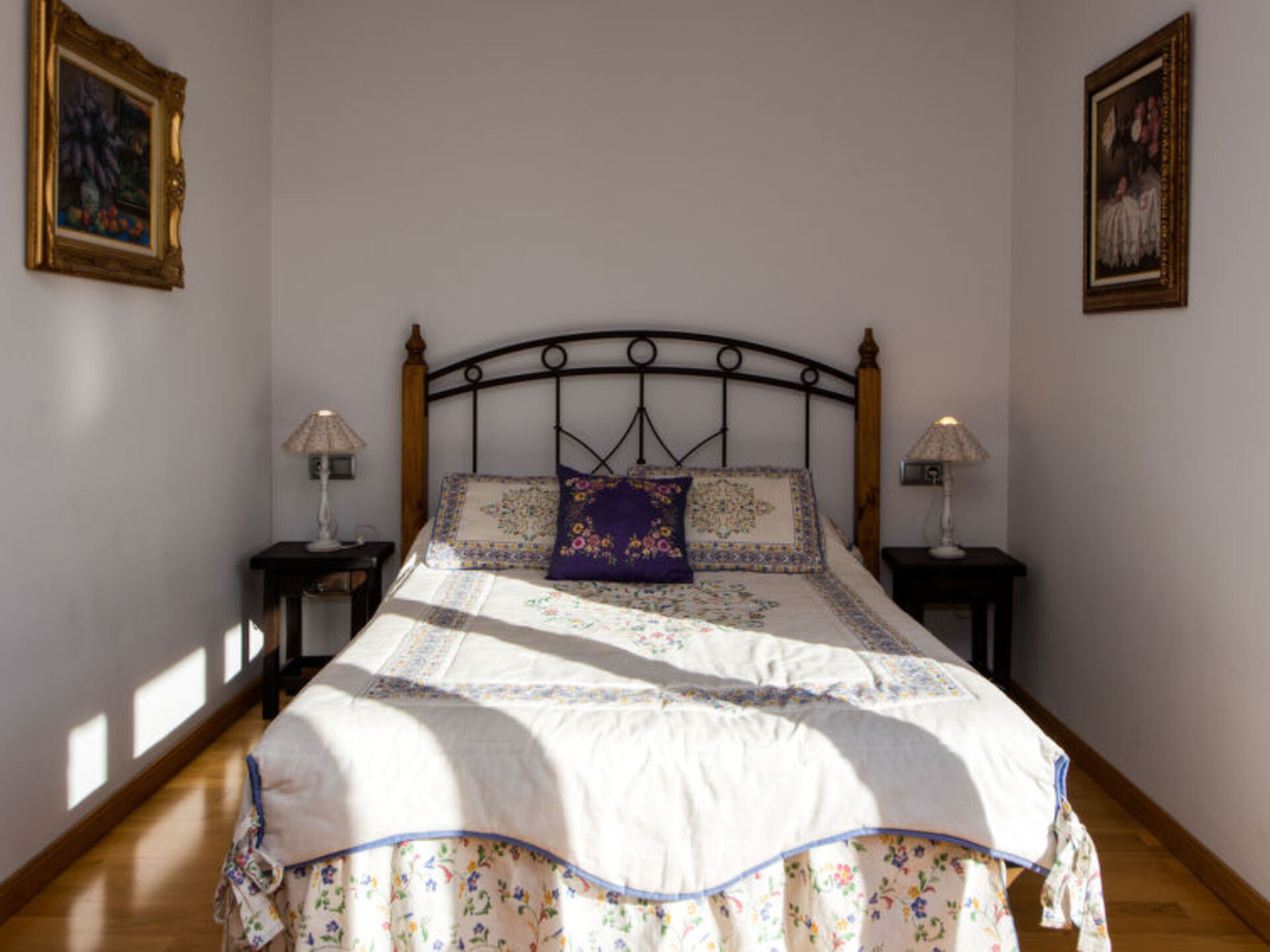 6 BR Villa,1000