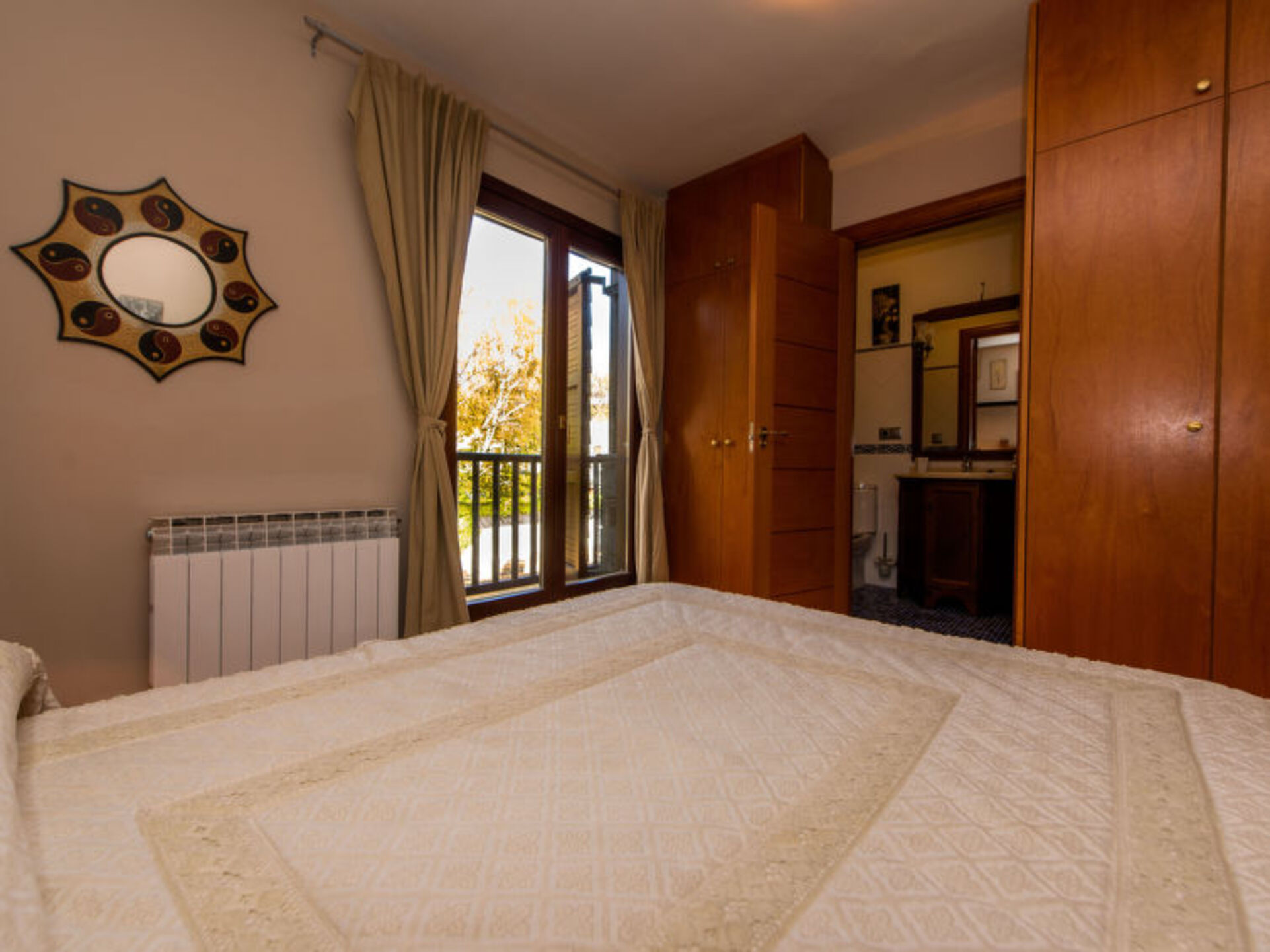 6 BR Villa,1000
