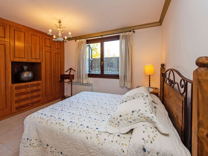 6 BR Villa,1000