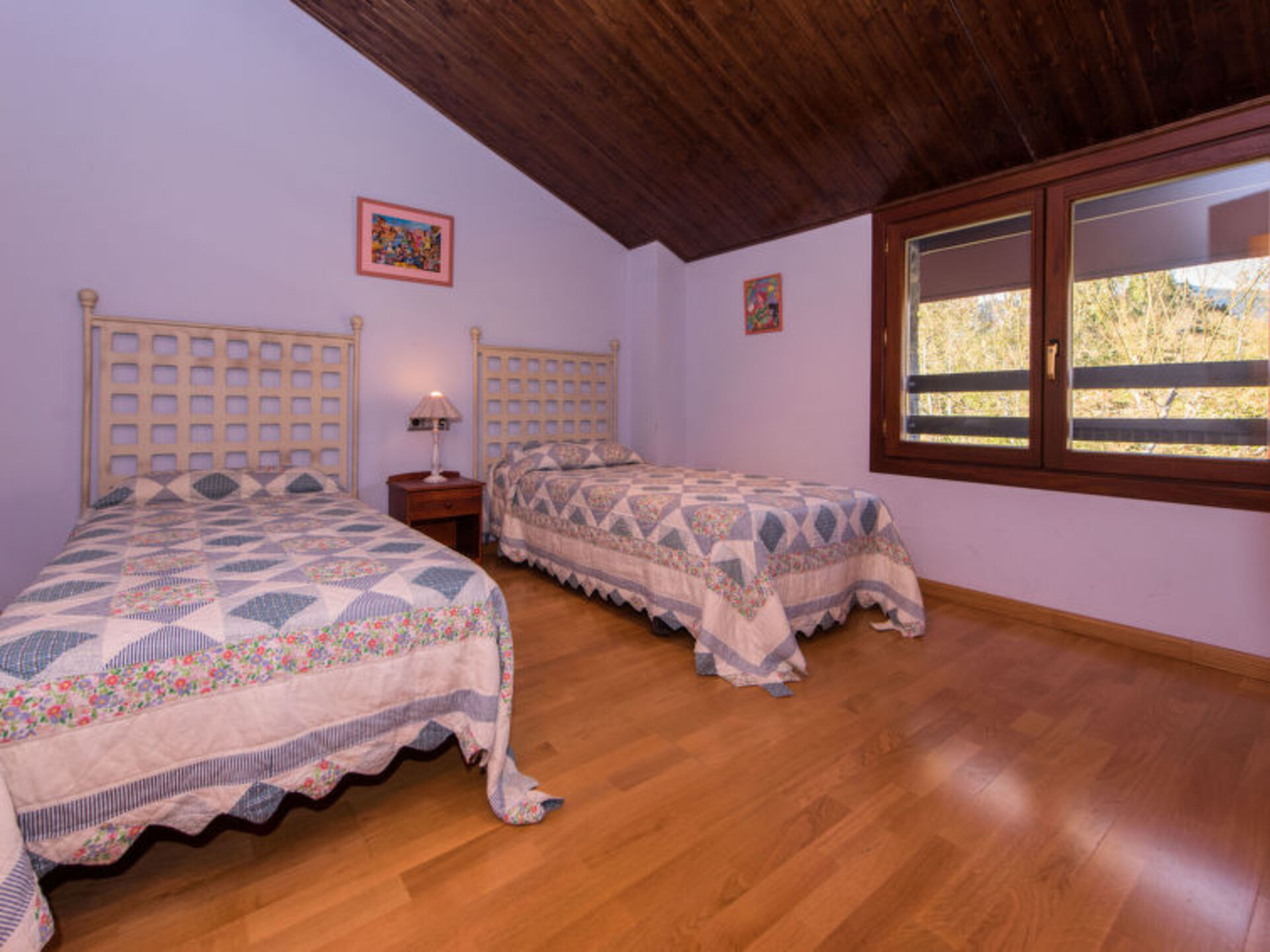 6 BR Villa,1000