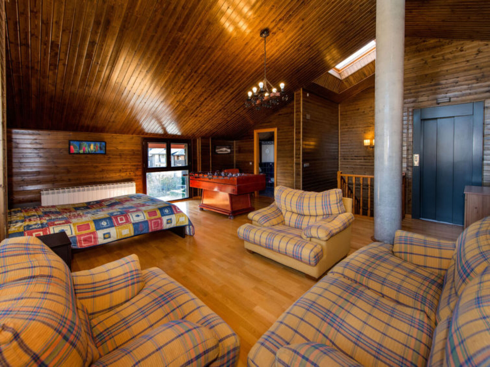 6 BR Villa,1000