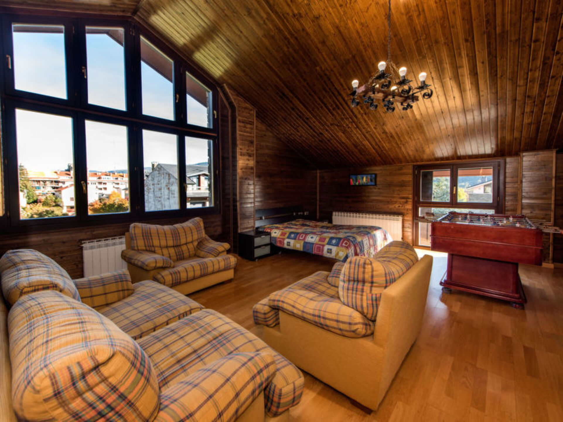 6 BR Villa,1000