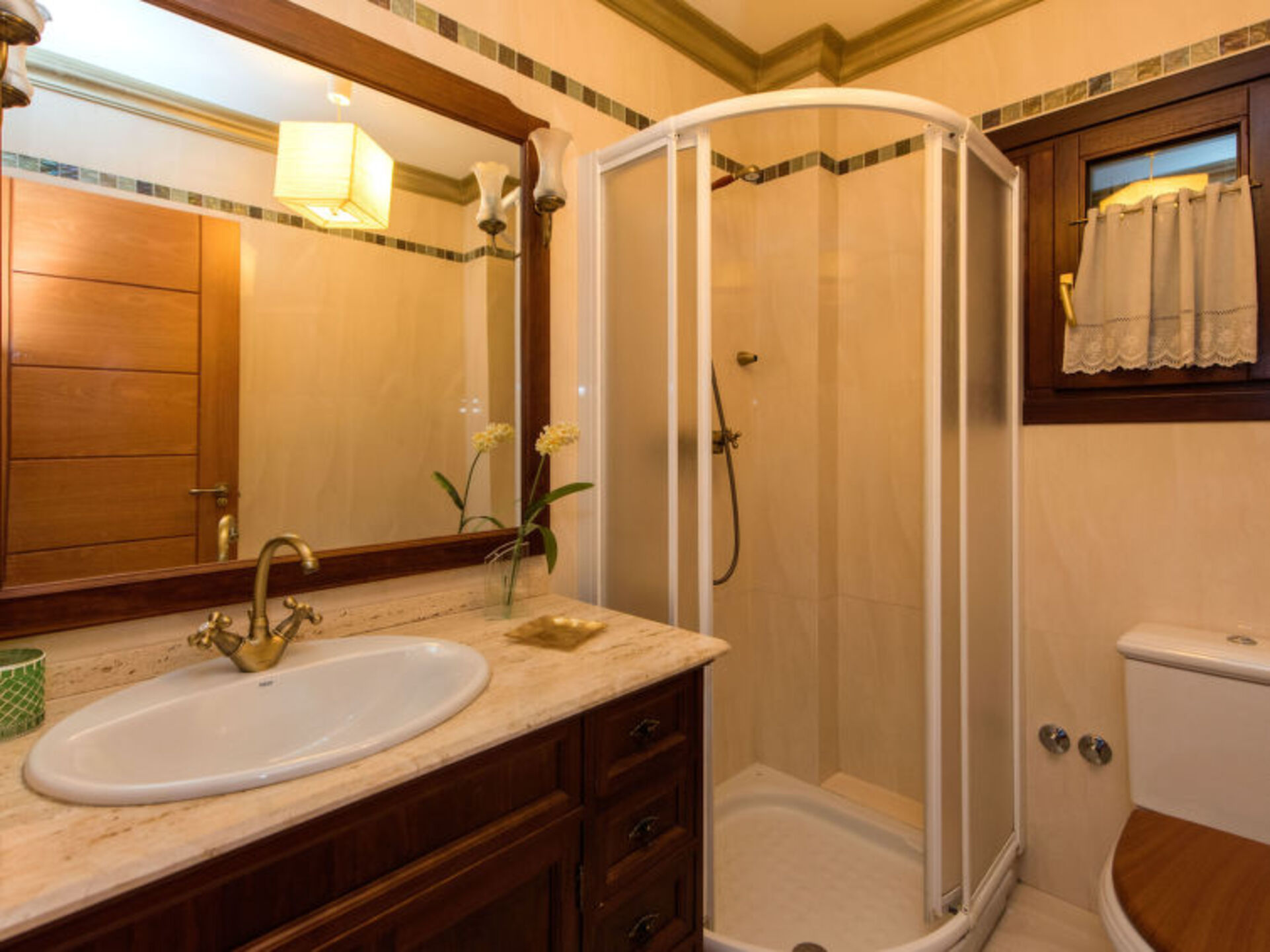 6 BR Villa,1000