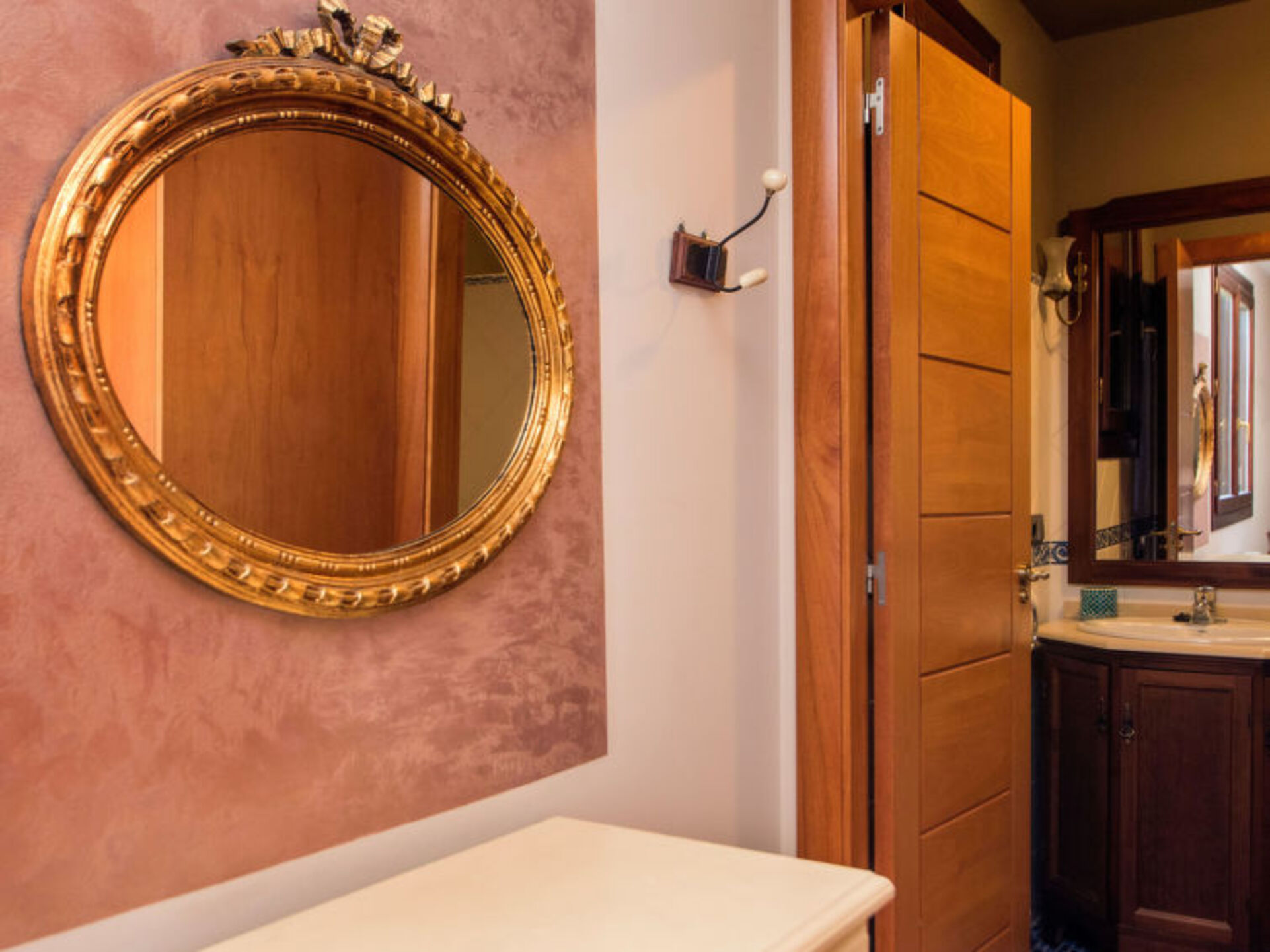 6 BR Villa,1000